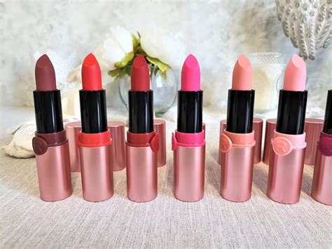 Confidence in a Tube: How Besaem Magic Pink Lipstick Boosts Your Self-Esteem